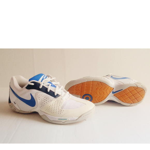 nike indoor court shoes